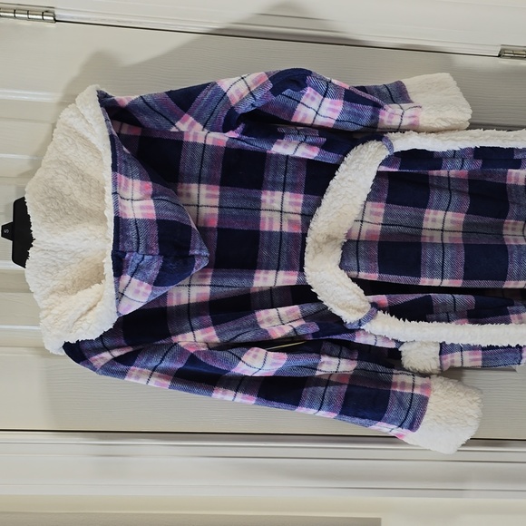 THEREABOUTS BLUE AND PINK PLAID GIRLS HOODED ROBE SIZE LARGE 14.5/16.5 PLUS - Picture 8 of 9